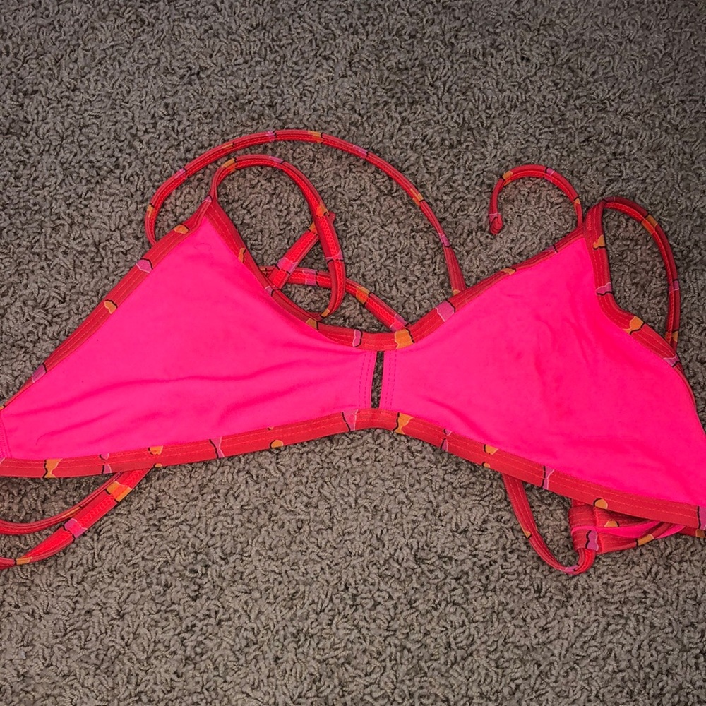 Rare Jolyn Vent Top M